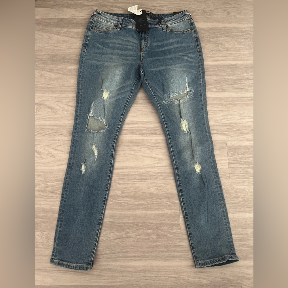 Poetic Justice Women’s Size 30 Distressed Skinny Jeans Ripped Medium Wash NWT